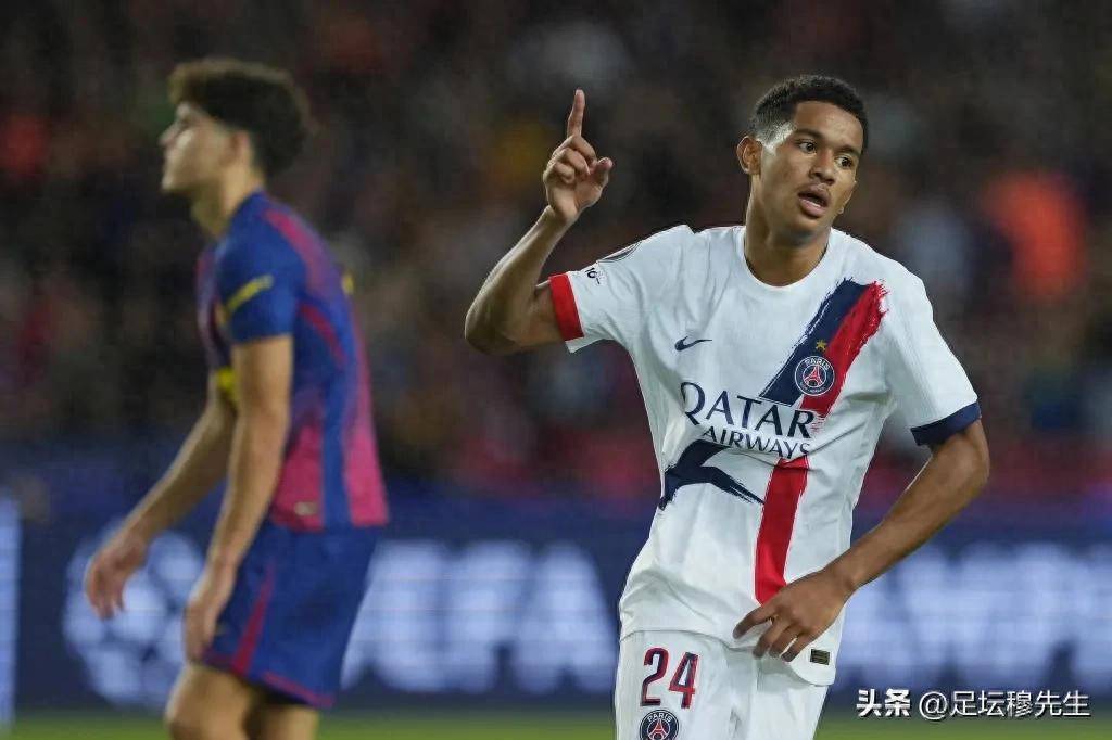巴黎2:1巴萨后,全欧只剩一个顶级强队,游离在三冠王的结界之外