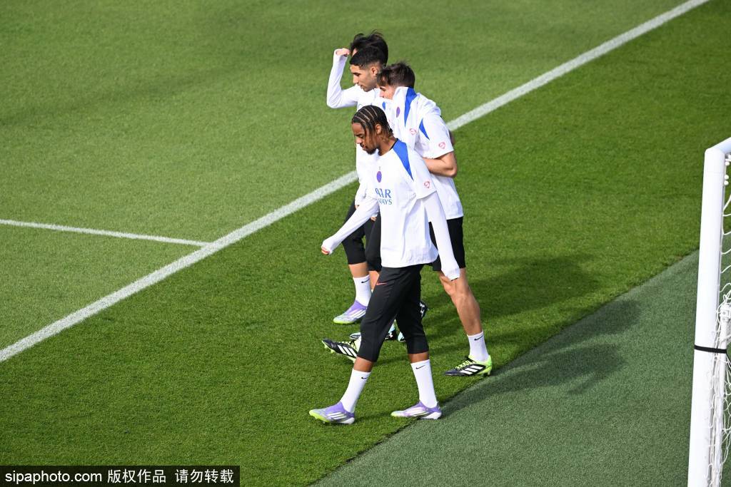 法甲第7轮精彩瞬间:努诺-门德斯任意球背后的技巧与训练秘密!