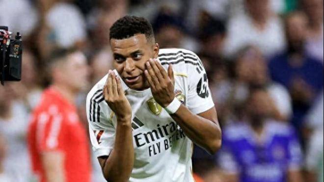 维尼修斯双响、姆巴佩破门,皇马3-1力克比利亚雷亚尔登顶西甲